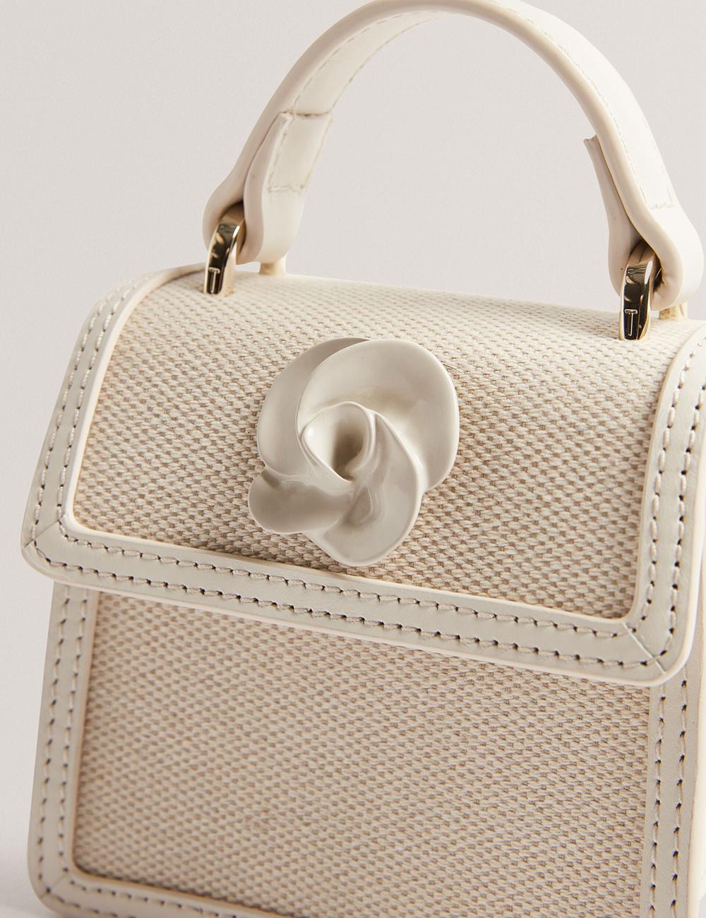 Ted Baker AUDOU - Rose Detail Canvas Mini Top Handle Crossbodytassen Dames Ecru | Belgium  018362-OAR