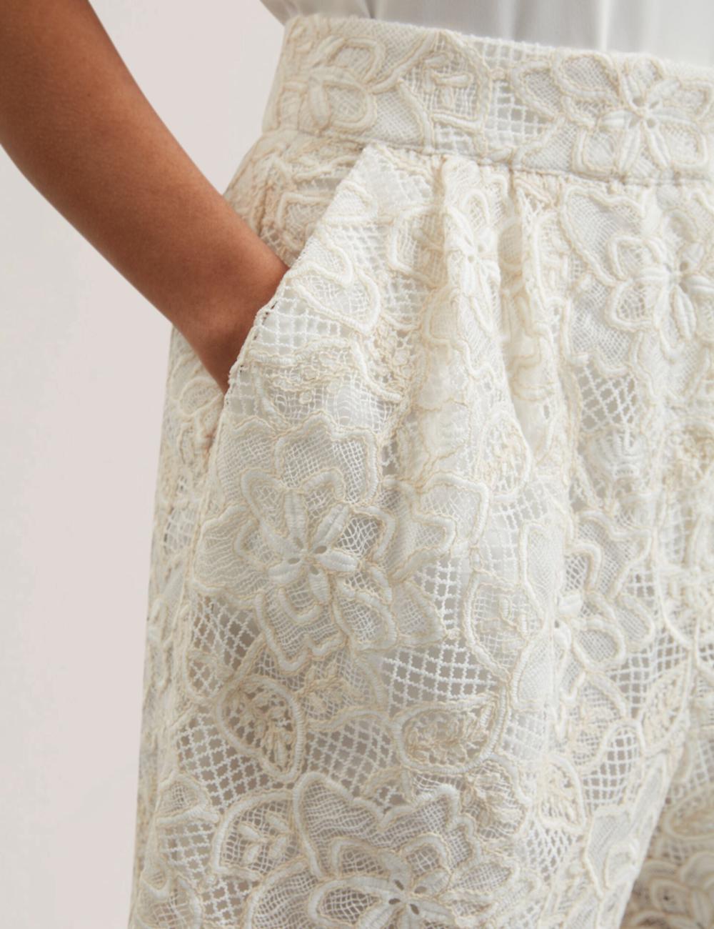 Ted Baker BOWIA - Lace High Waisted Tailored Korte Broek Dames Ivory | Belgium  854923-TAZ