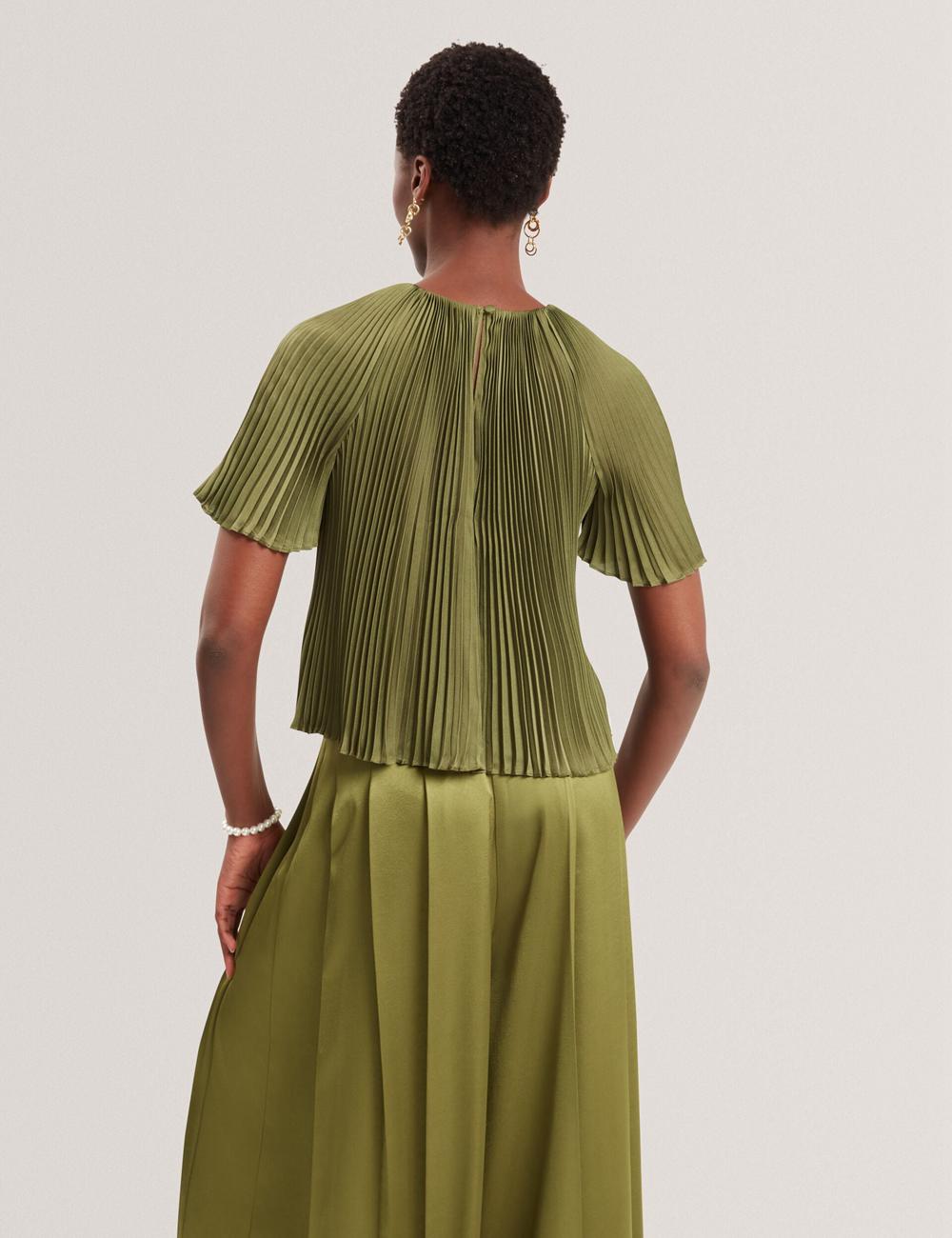 Ted Baker LIONAA - Floral Graphic Pleated Satin Short Sleeve Blouse Dames Groen | Belgium  836549-THW