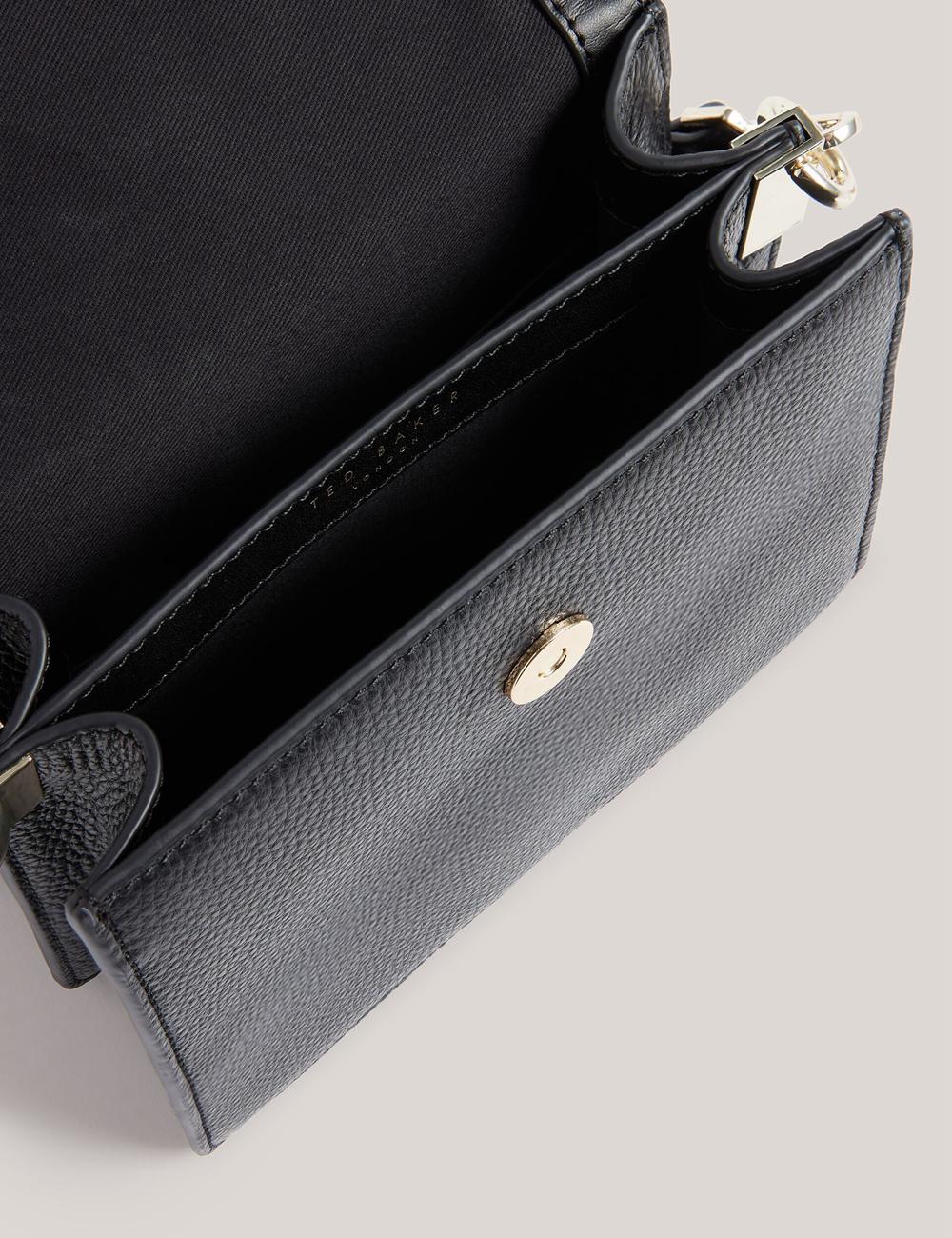 Ted Baker ROSELII - Small Top Handle Bar Detail Leather Crossbodytassen Dames Zwart | Belgium  654173-WVJ